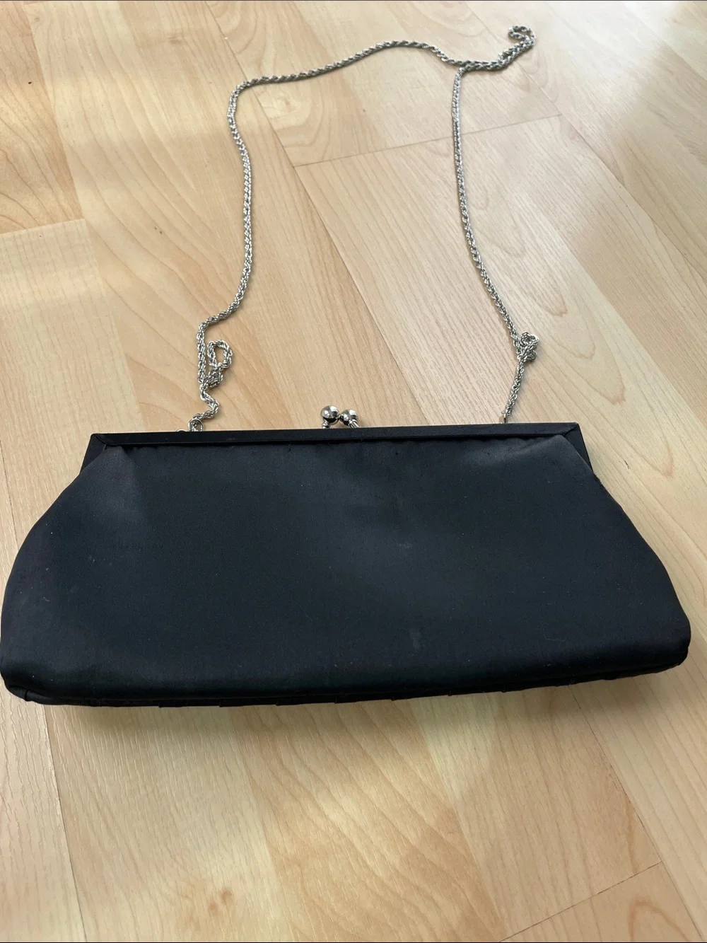 La Regale elegant black